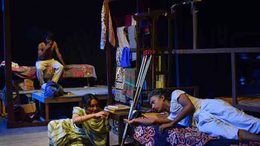 Tara Bibir Morod Pola theatre performance